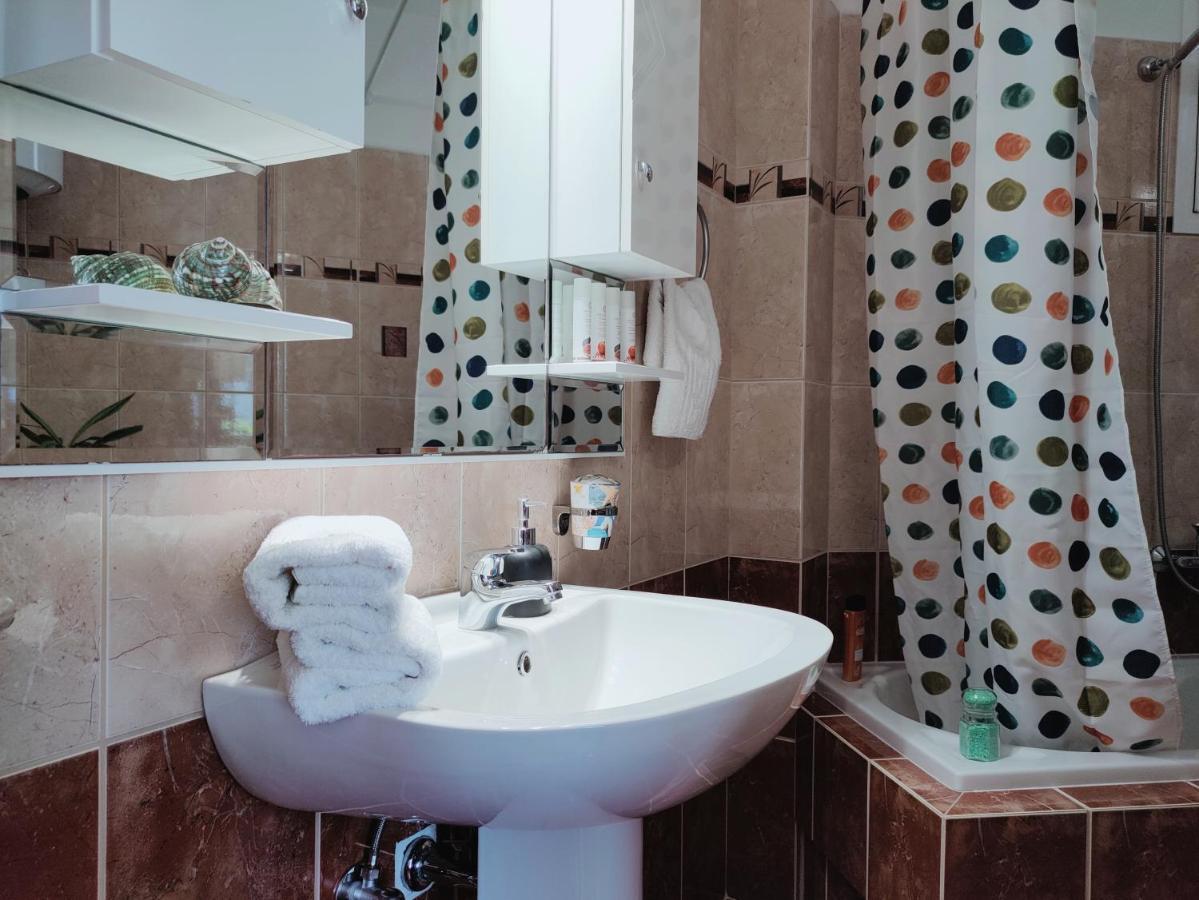 Blue Lagoon Luxury Apartment B2 أرغوستولي المظهر الخارجي الصورة